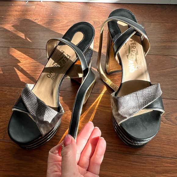 Salvatore Ferragamo GAGA Platform size 7. Authentic!! Gold and Black Slingbacks - Picture 8 of 11